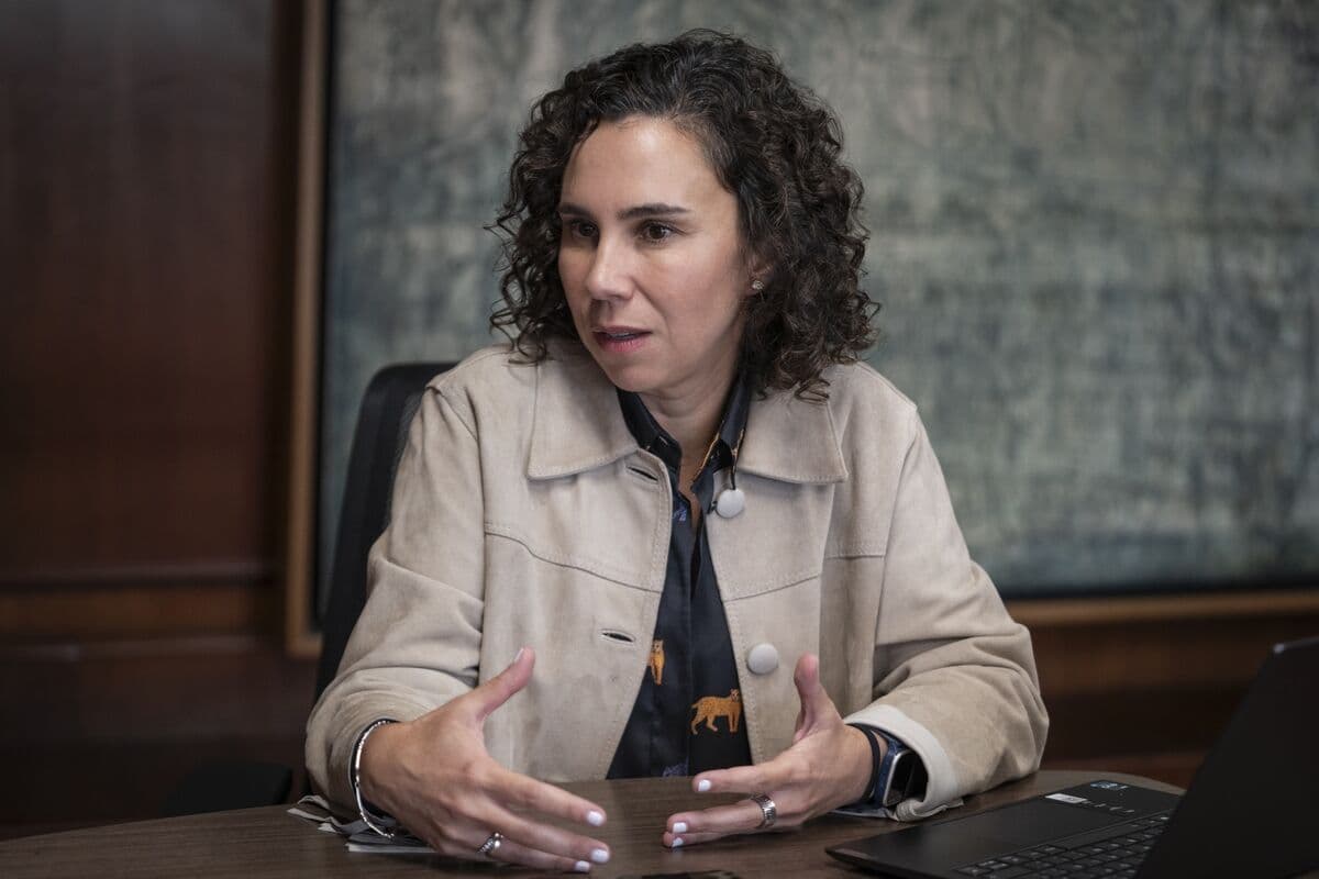 Colombian Central Bank Official Advocates for Higher Interest Rates