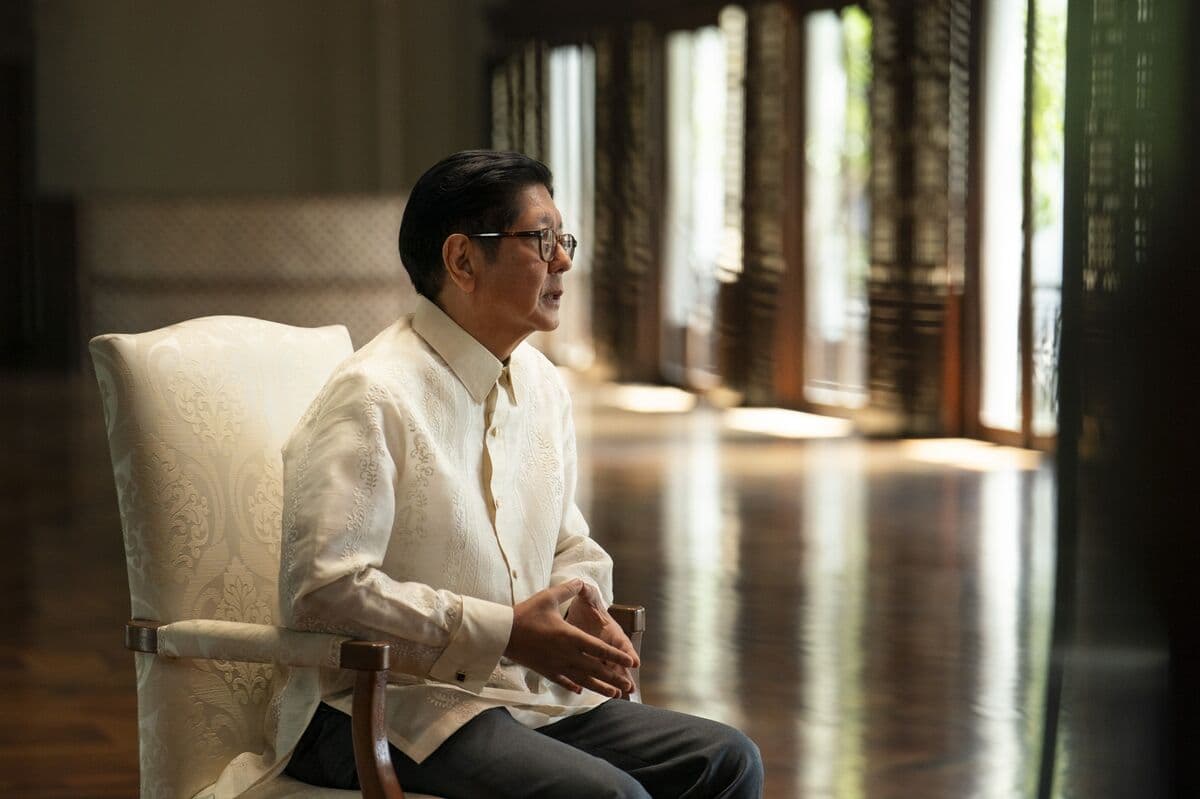 Marcos Won’t Spend All Reserves on Peso, Sees 6% Growth by 2028