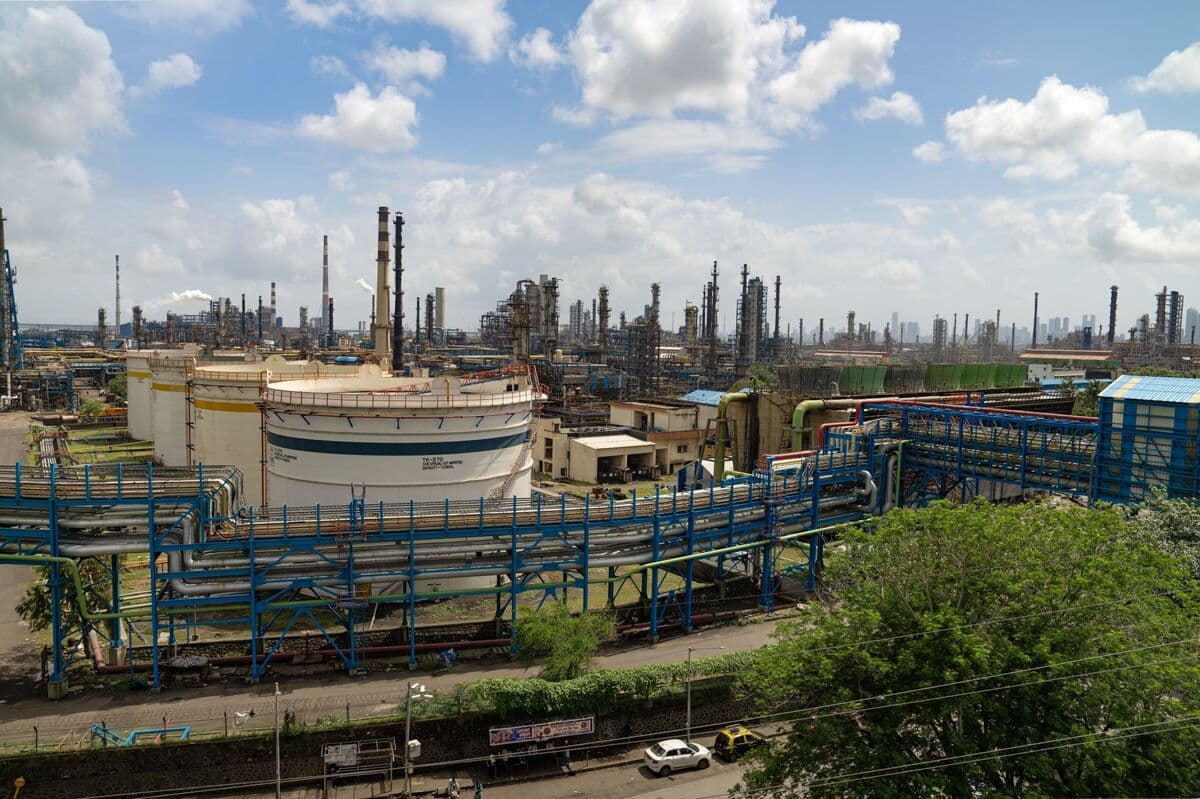 Indian Oil Refiners Avoid Worst Effects of Iran War With Sanctions Reprieve