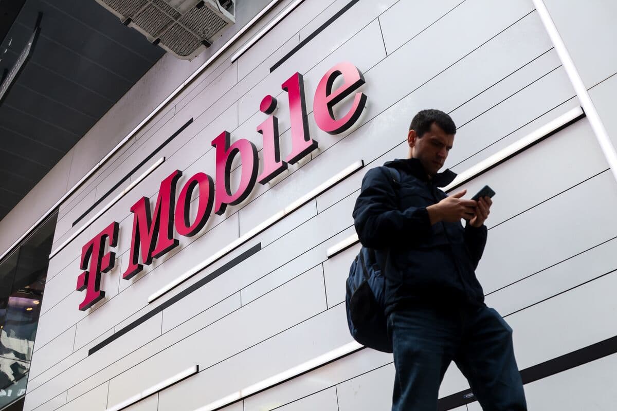 Deutsche Telekom Raises 2026 Forecast Following T-Mobile Growth