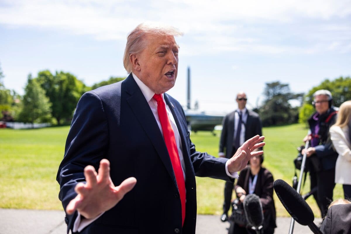Trump Renews Pressure on Iran to Reopen Hormuz Strait