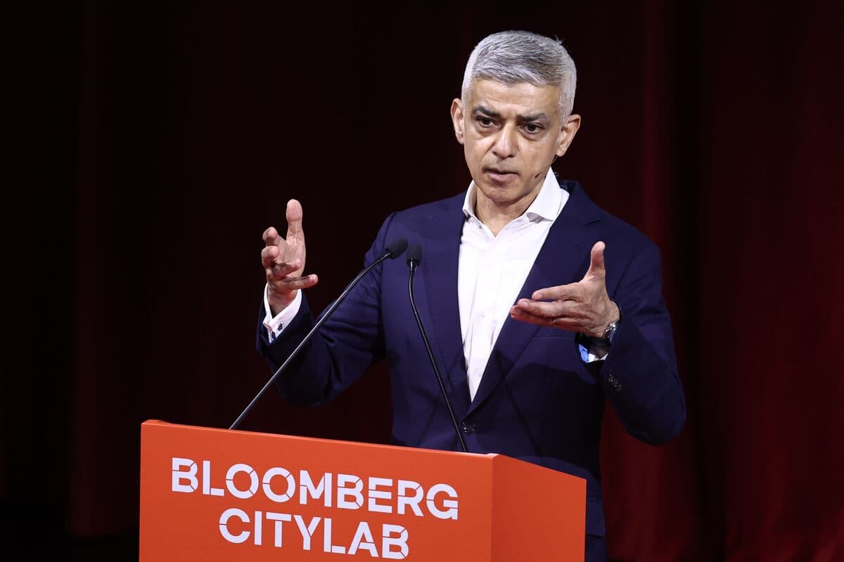 London Mayor Khan Says Farage’s Reform Is ‘Poor Man’s MAGA’