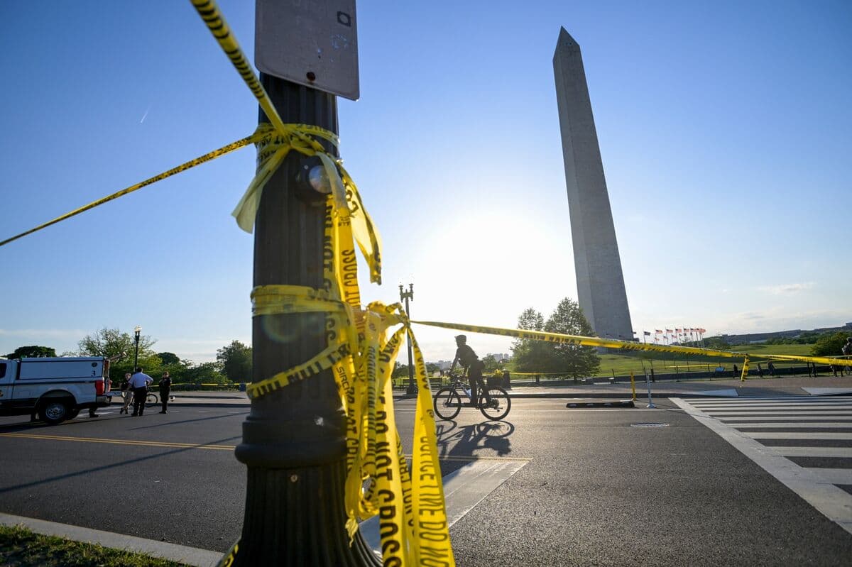 Secret Service Officers Shoot Gunman Near the White House