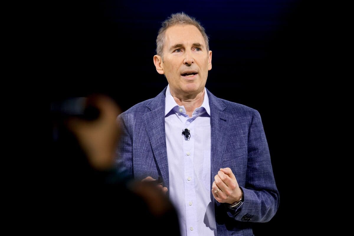 Amazon CEO Expands Quick Delivery Services During First Visit to India