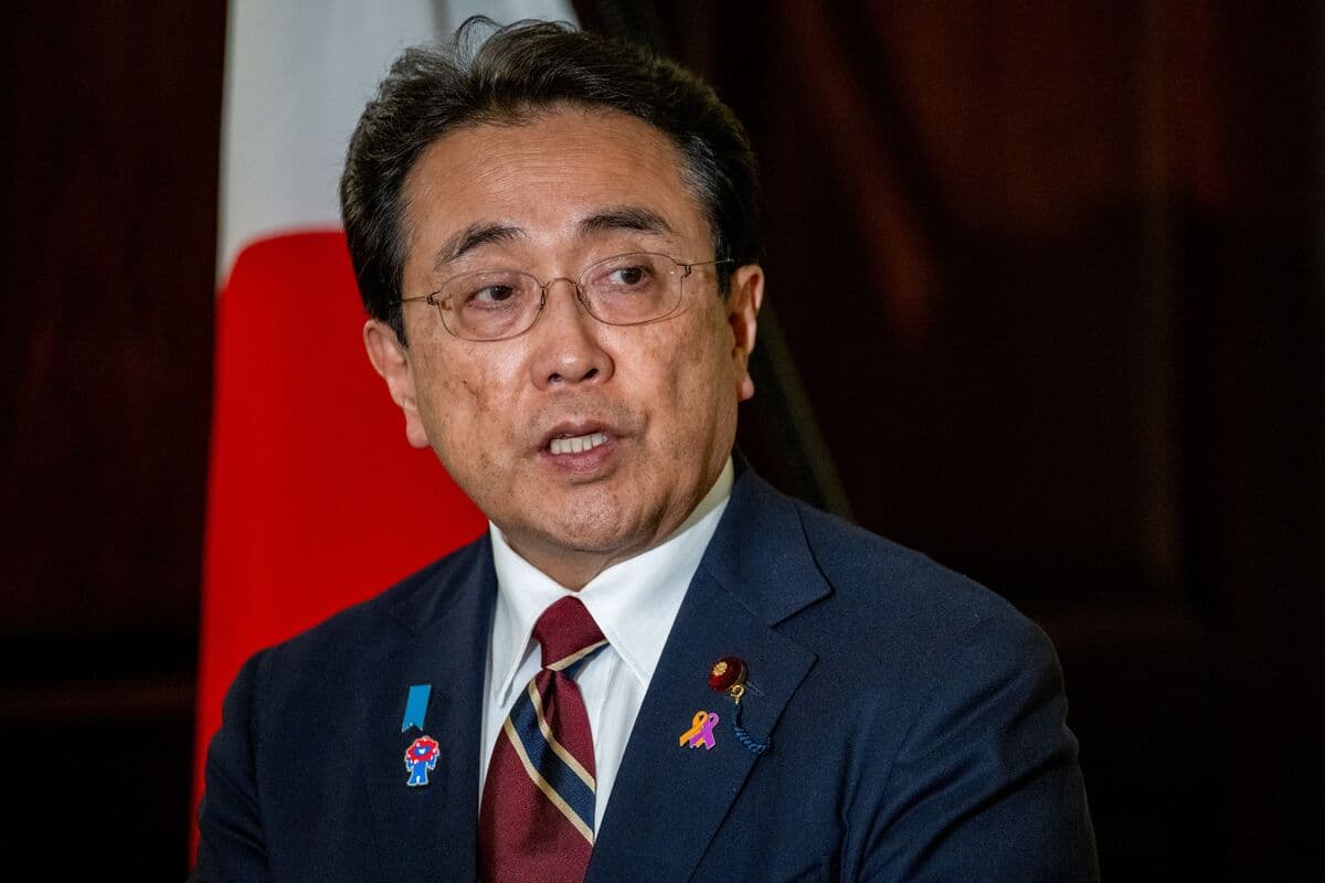Japan's Trade Minister Advocates Communication with China at APEC Conference