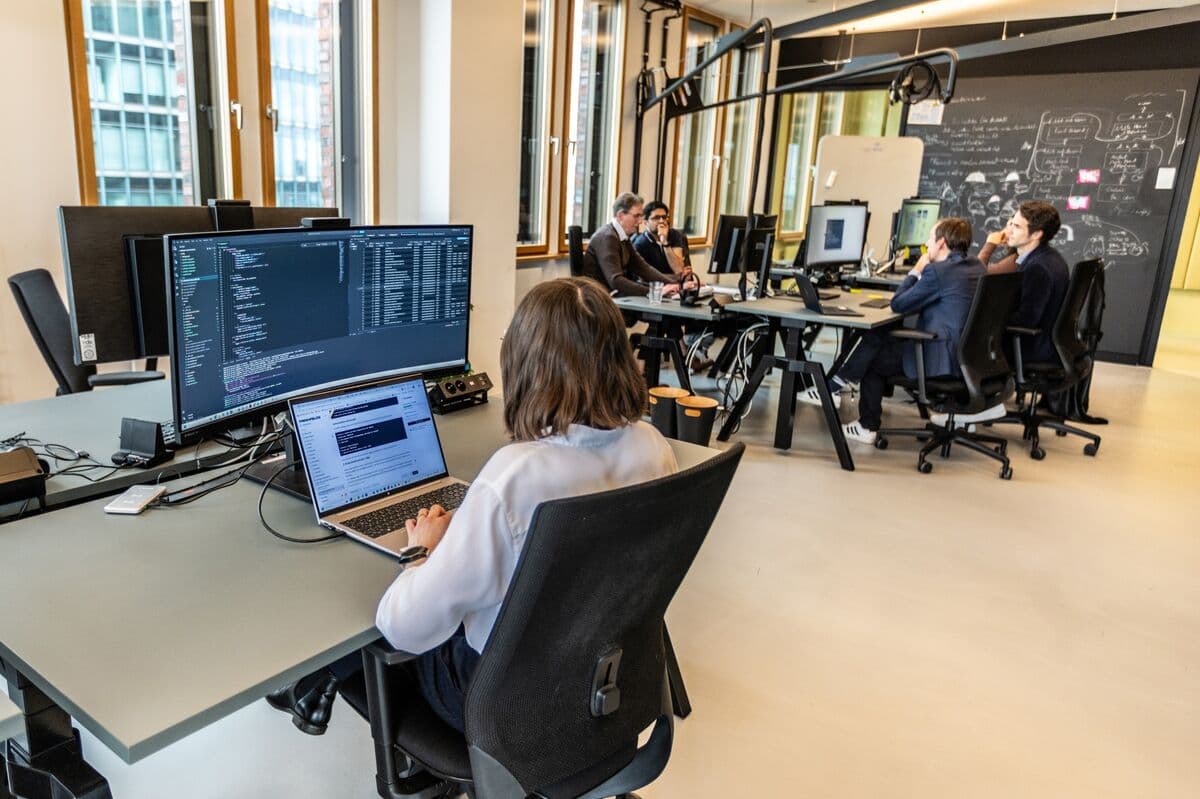 AI Challenges Traditional Practices in Major Law Firms