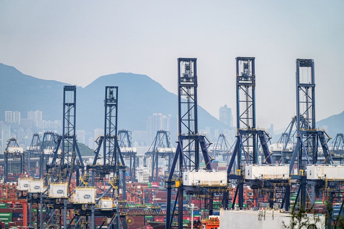 CK Hutchison Looks to Trump-Xi Summit as Ports Deal Drags On