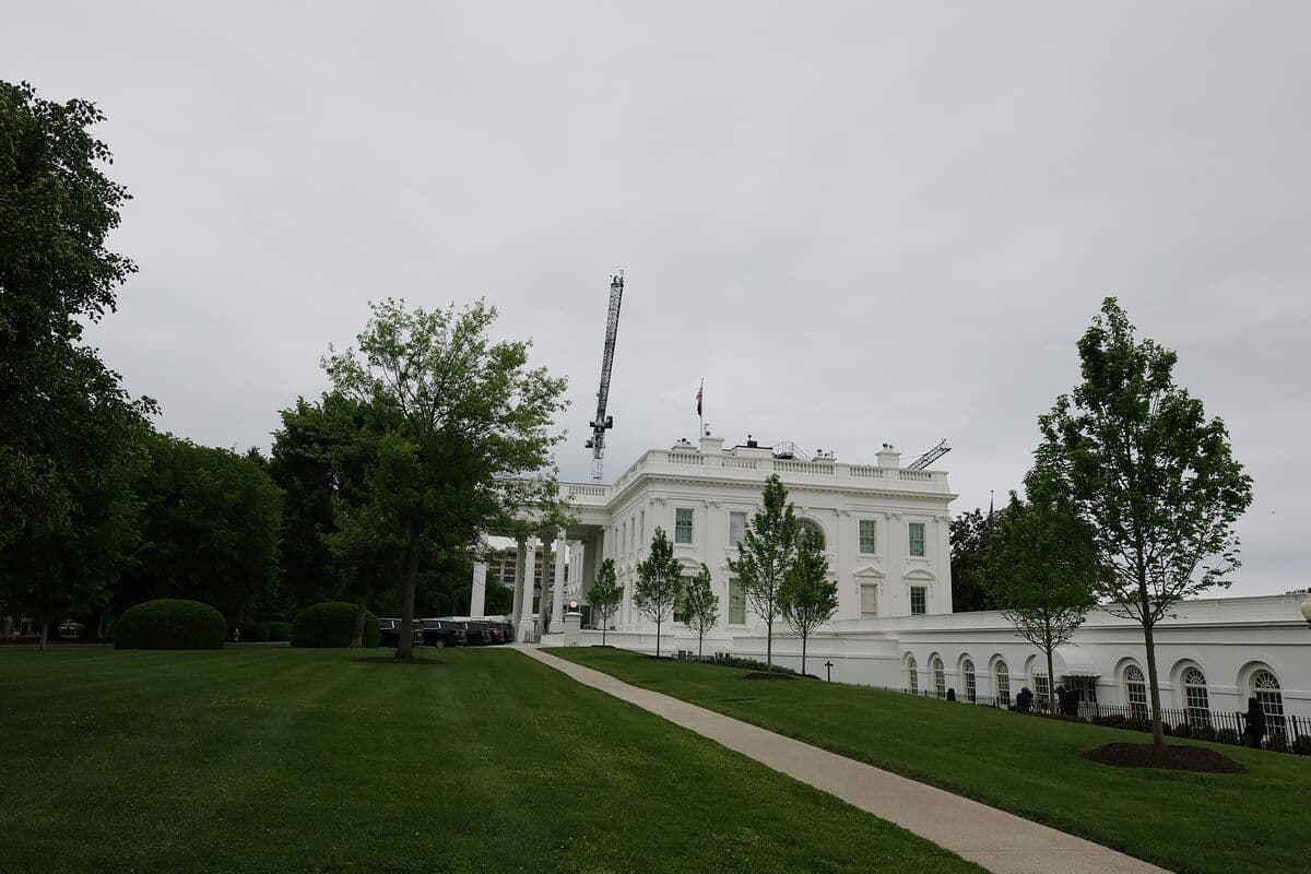 White House Eyes Vetting AI Models Before Release, NY Times Says