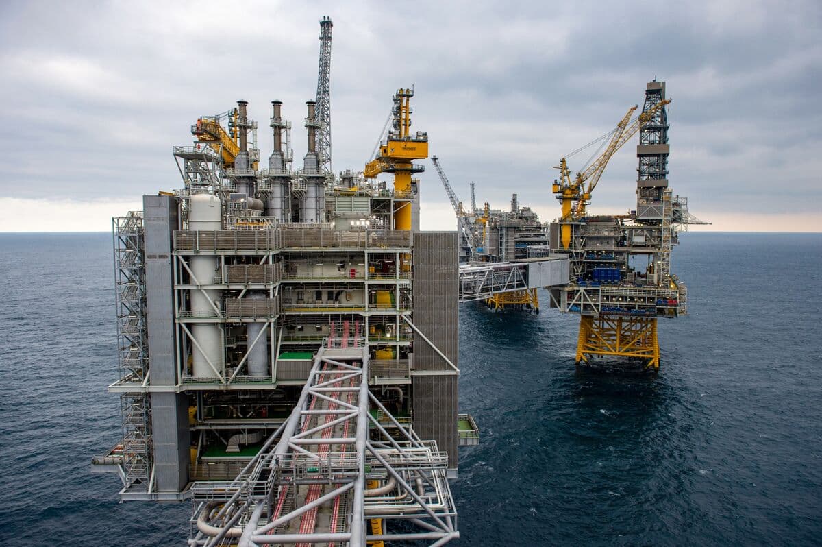 North Sea Oil Trades at Discount for First Time Amid Iran Conflict