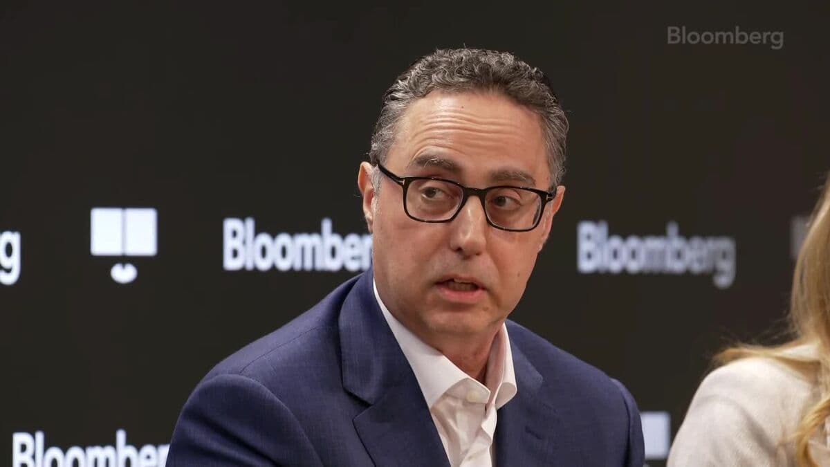 DoubleLine's Robert Cohen Predicts AI Debt Could Reach Bubble Levels