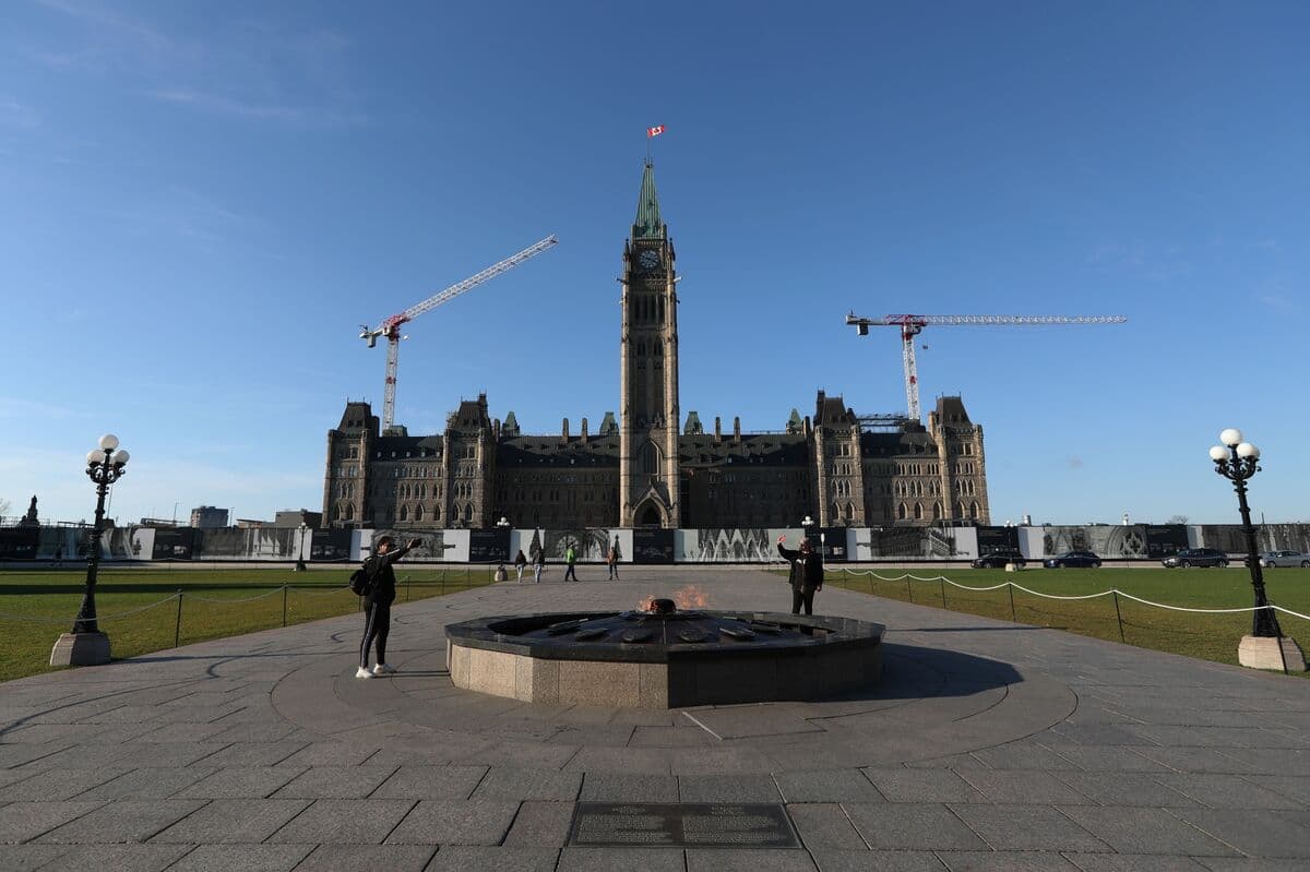Canada to Invest in AI Startups Through Funding and Equity Stakes