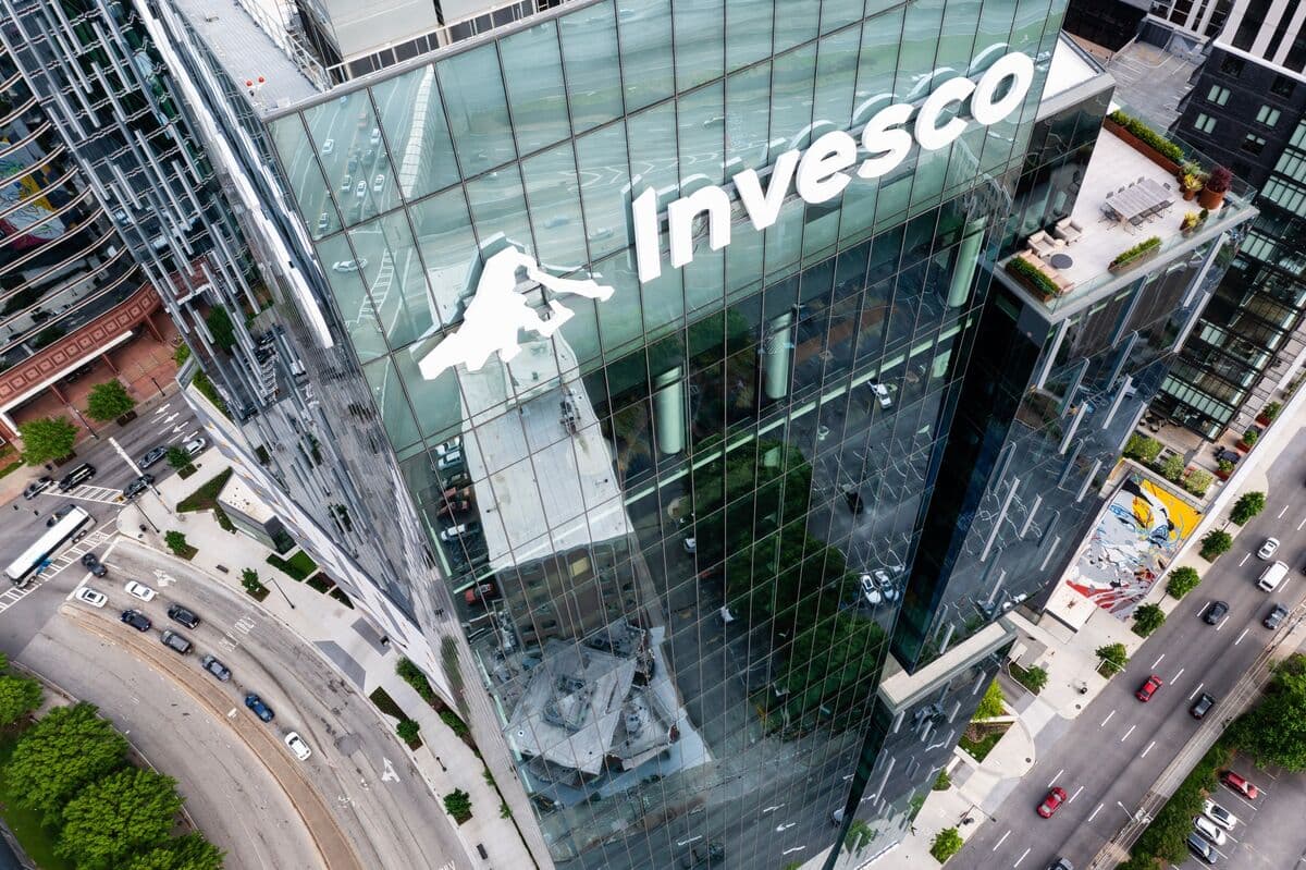 Mubadala-Backed CI Buys Invesco’s Canadian Fund Assets