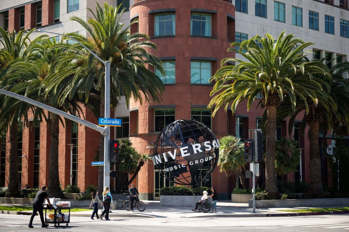 Bill Ackman's Pershing Square Plans to Divest from Universal Music Group