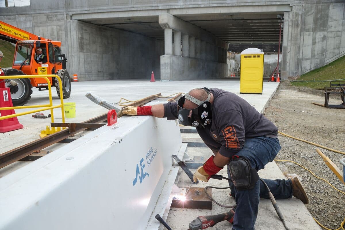 Muni Bond Funds Draw $22 Billion in Fastest Pace Since 2021