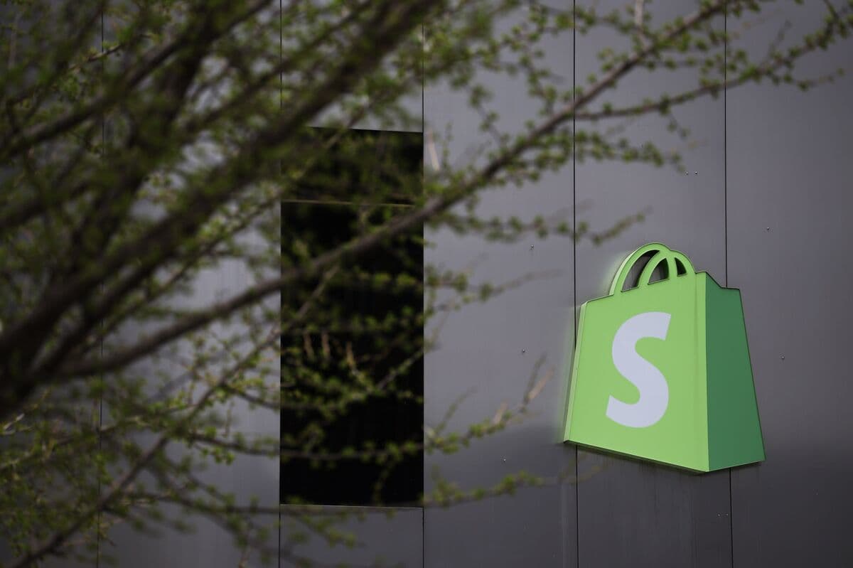 Shopify Drops as Forecast Suggests Slowing Revenue Growth Pace
