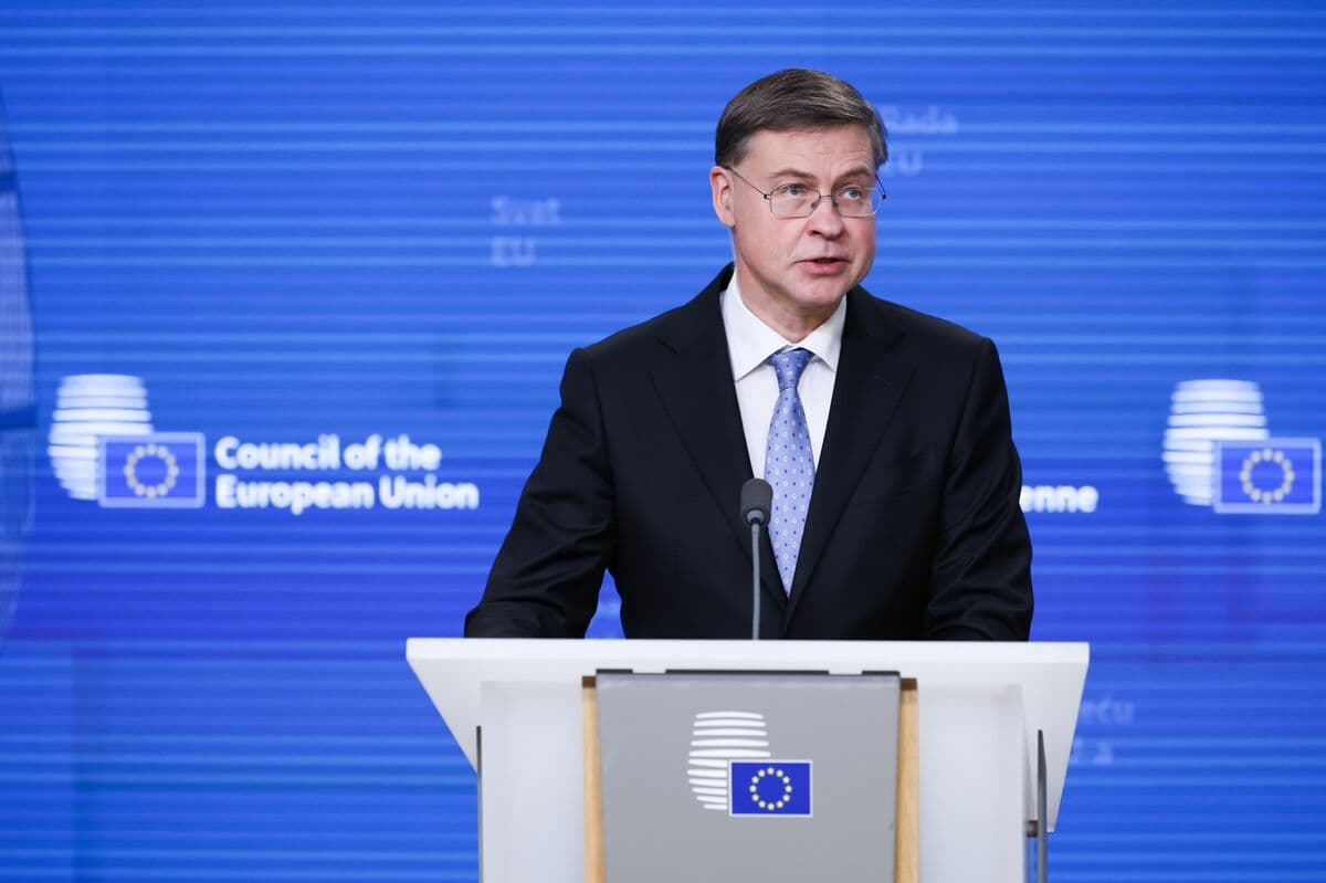 Europe Is Facing Stagflationary Shock, EU’s Dombrovskis Says