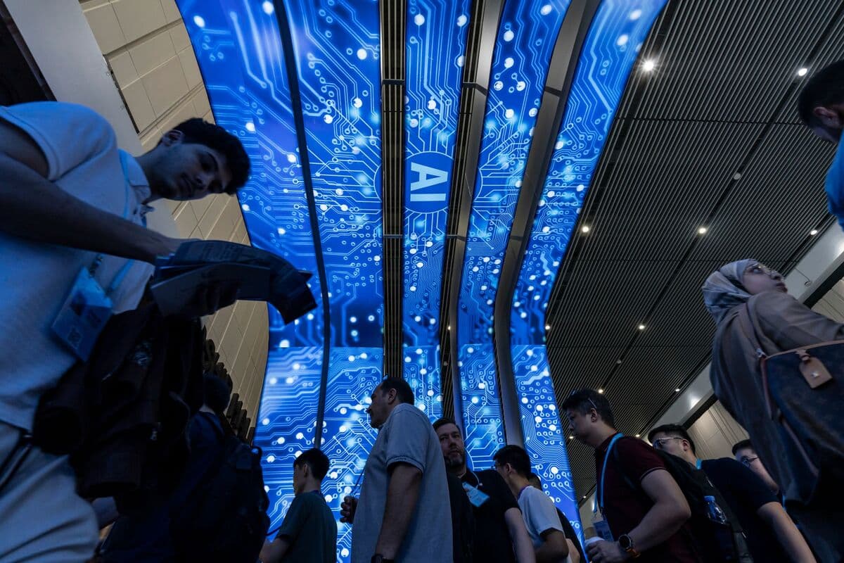 China Tightens Travel Restrictions for Leading AI Professionals in Private Sector