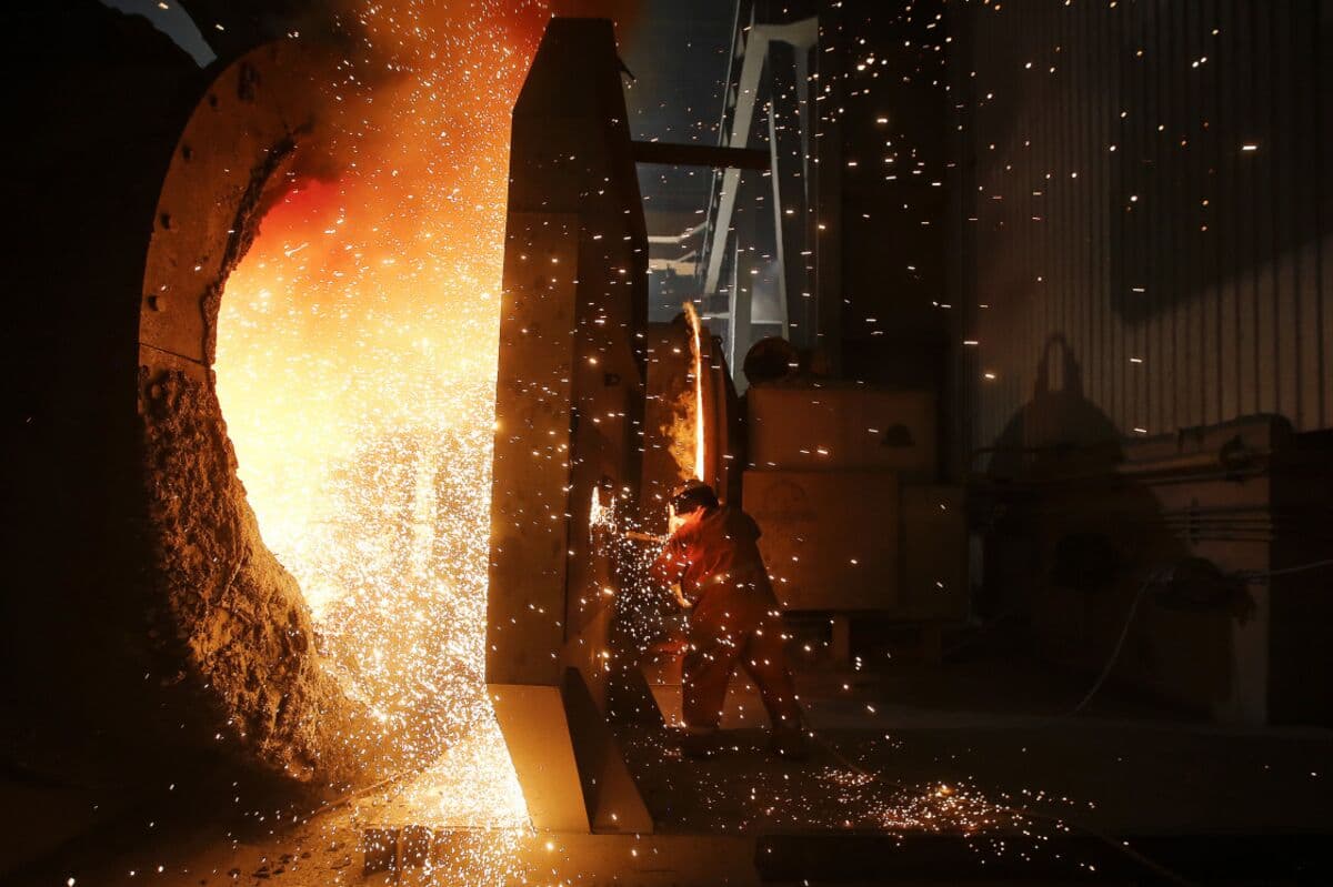 Distressed UK Firms Pile Up as War Enters Third Month, Report Says