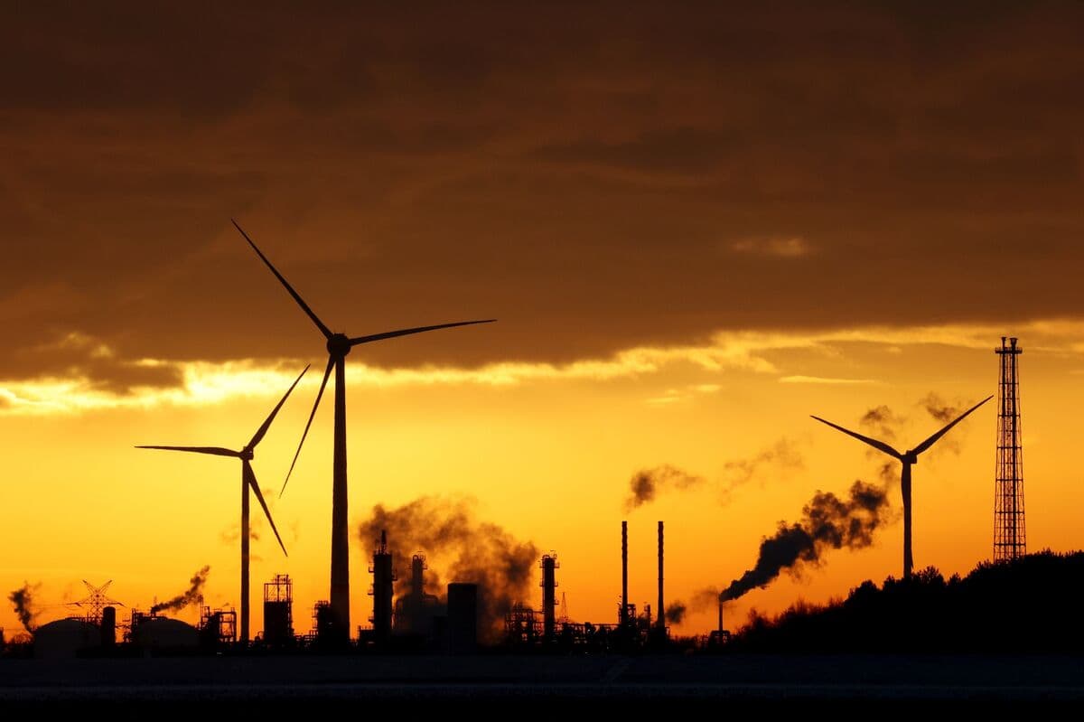 EU to Consider Options to Cut Energy Prices This Decade