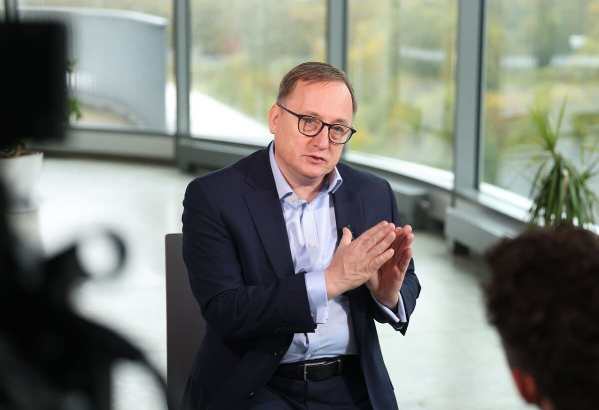 ECB’s Kazaks Tells FT Europe Is Already ‘at War’ With Russia