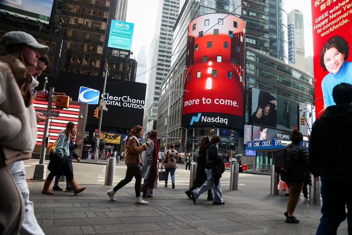 ‘No Reasons to Own’: Software Stocks Sink on Fear of New AI Tool