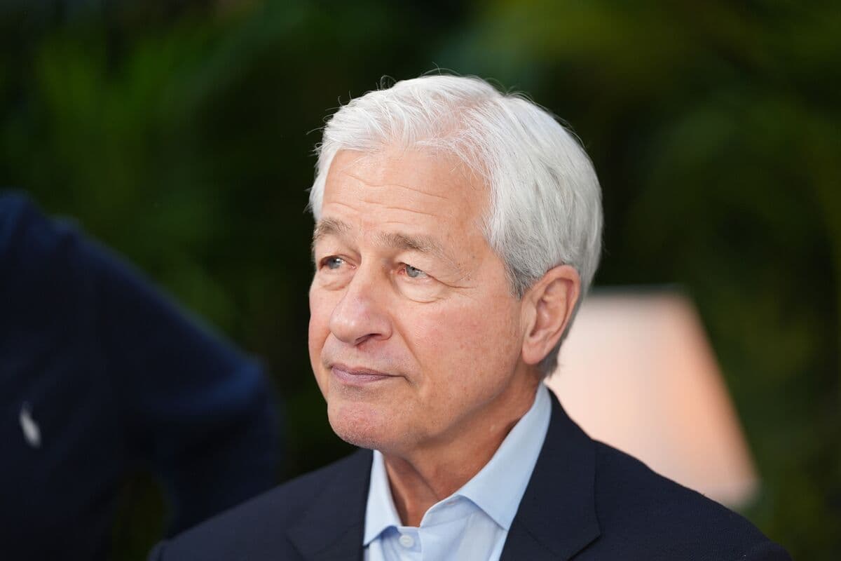 Dimon Warns JPMorgan May Abandon UK HQ Plans Due to Higher Bank Taxes