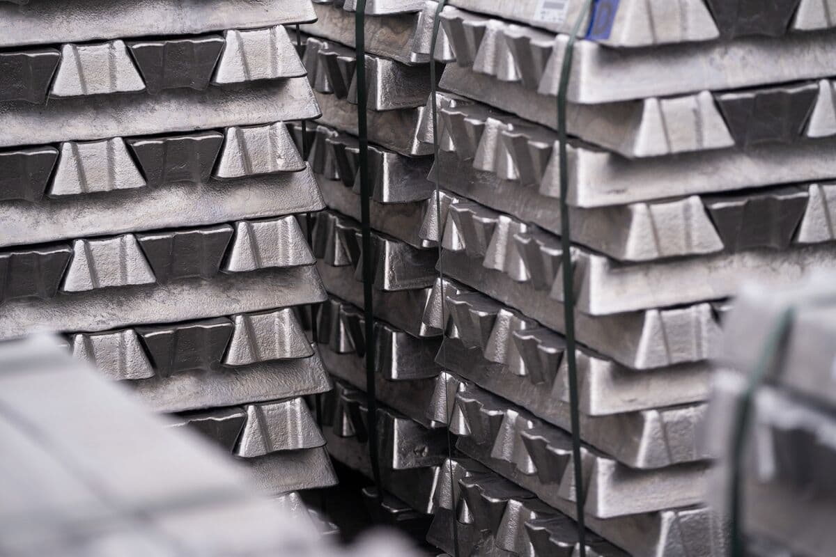 Aluminum Heads for Biggest Weekly Gain Since 2024 on Iran Crisis
