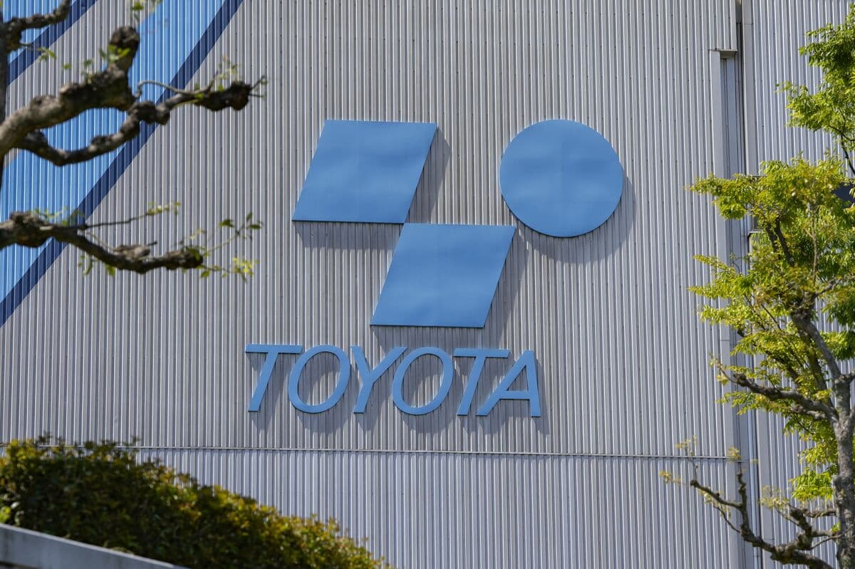 Toyota Industries Buyout Offer Raised After Investor Pushback