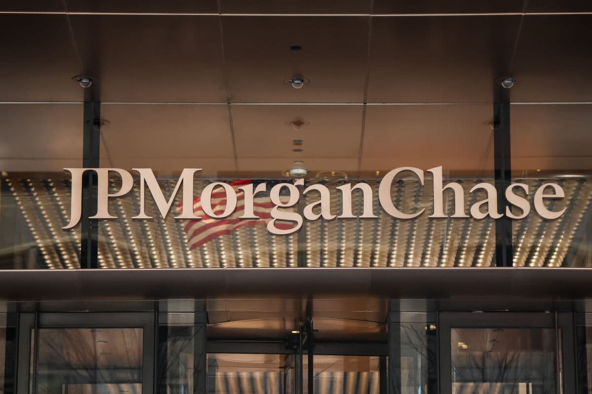 JPMorgan Halts Qualtrics $5.3 Billion Debt Deal on Software Pain