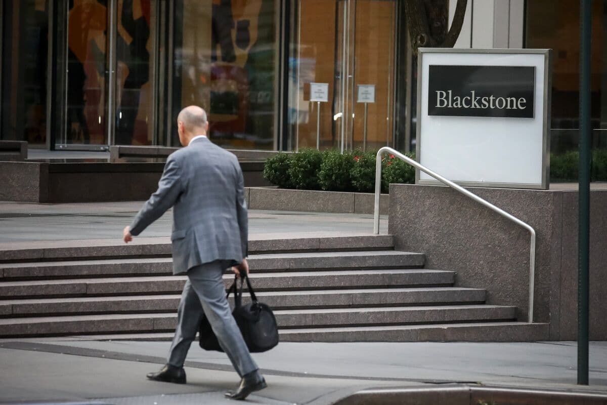Blackstone in Negotiations to Acquire H&R Real Estate Investment Trust in Canada