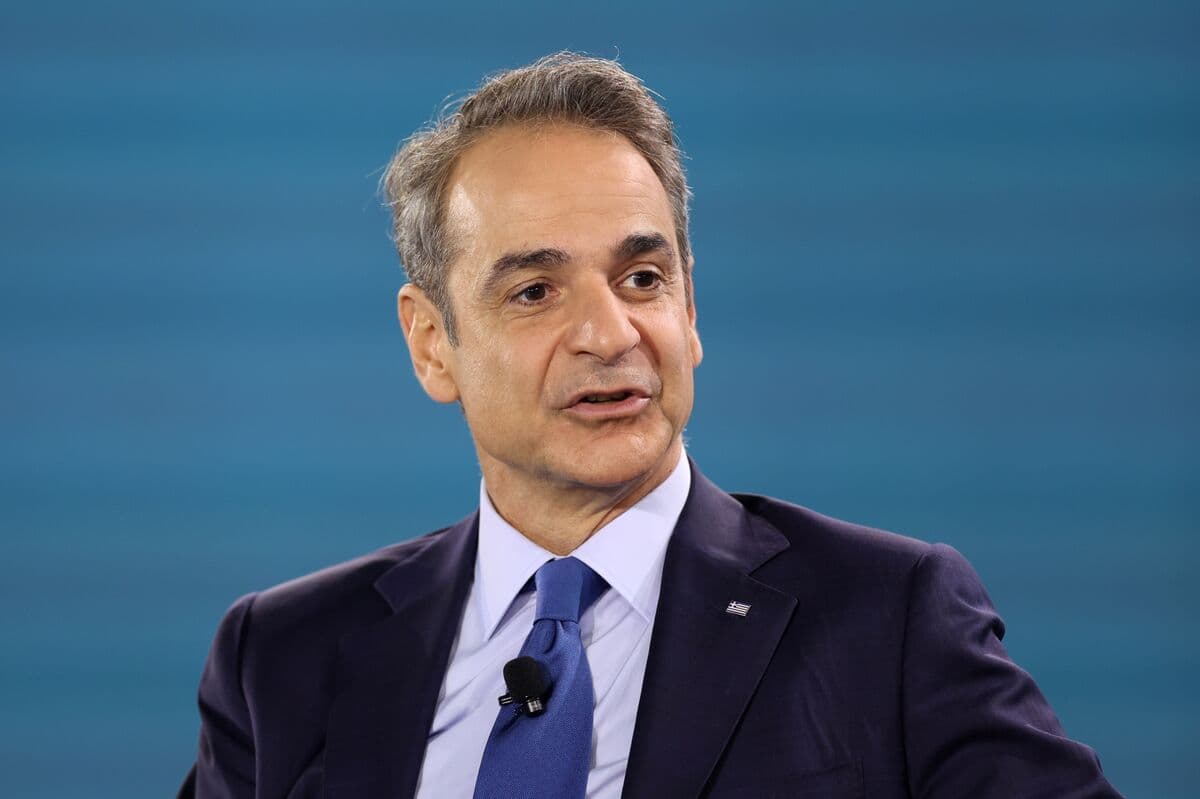Mitsotakis Says Europe Won’t Join Military Efforts Near Iran