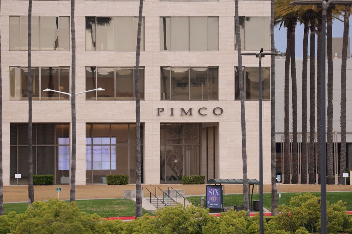 Pimco, PGIM See Risk Trump’s Fed Fight Will Drive Rates Higher