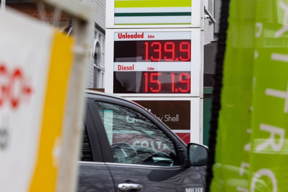 UK Petrol Prices Jump Most Since 2022 After Oil Costs Surge