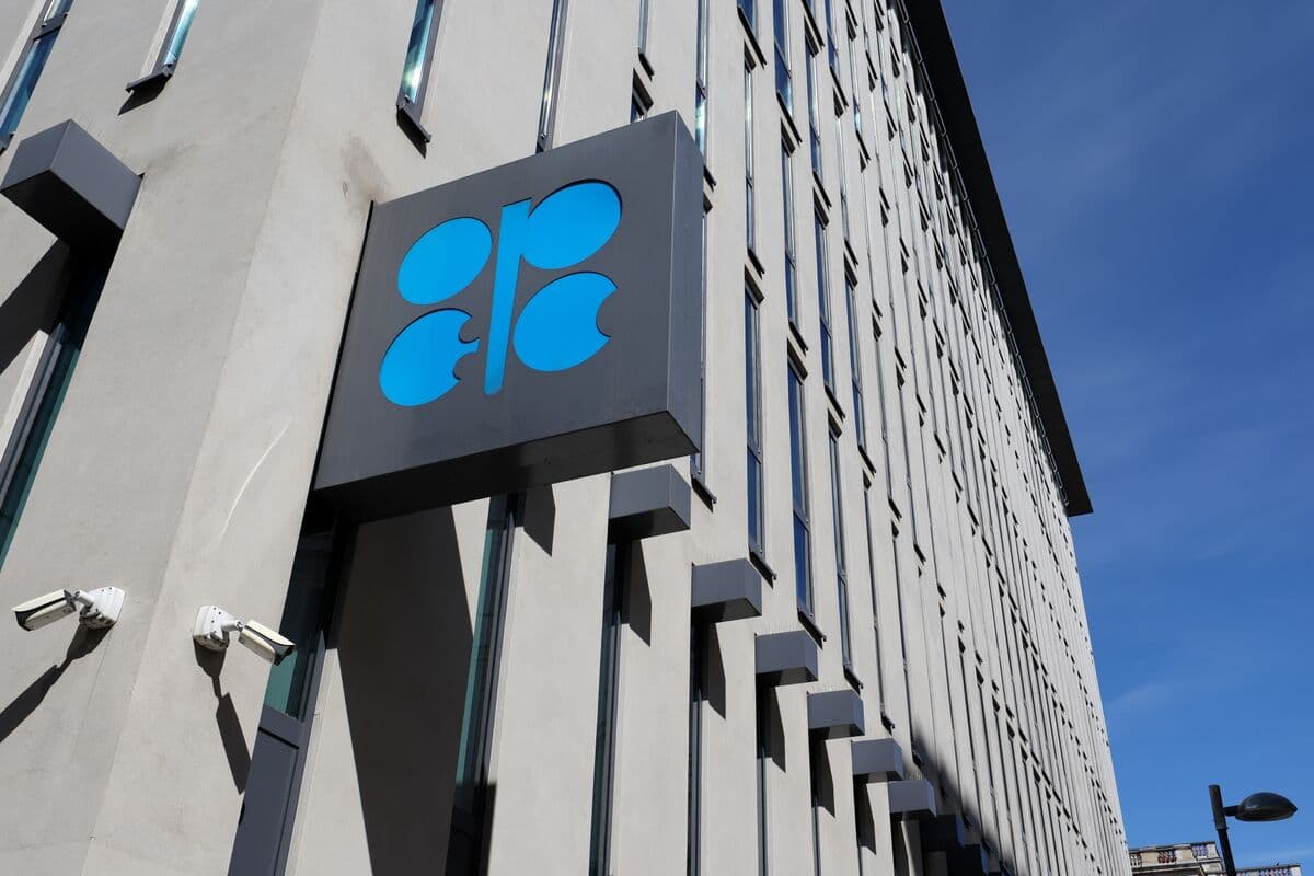 OPEC+ Agrees to Symbolic June Quota Increase, Delegates Say