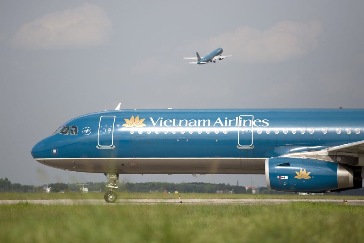 Vietnam Airlines to Suspend Some Routes as Jet Fuel Risks Rise