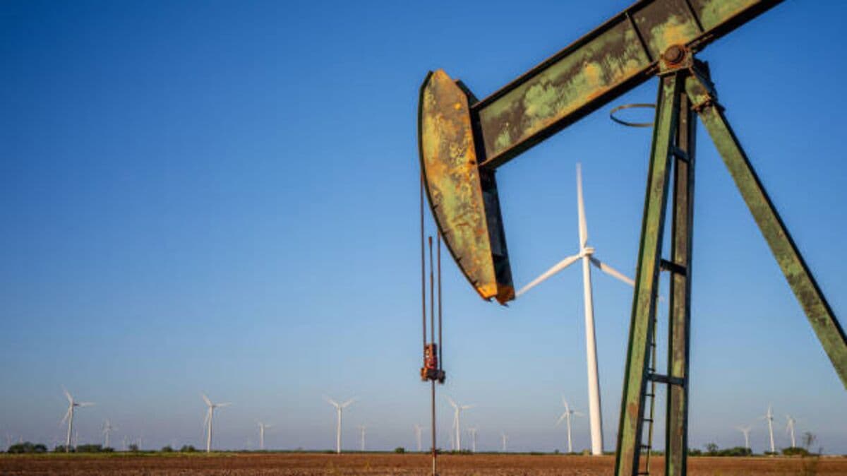 A US Oil Export Ban Would Be Catastrophic, Schork Says