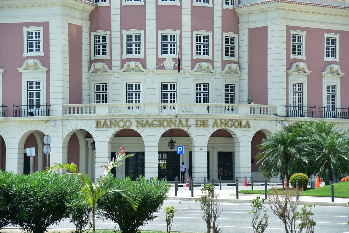 Angola Extends $1 Billion Loan With JPMorgan by Three Years