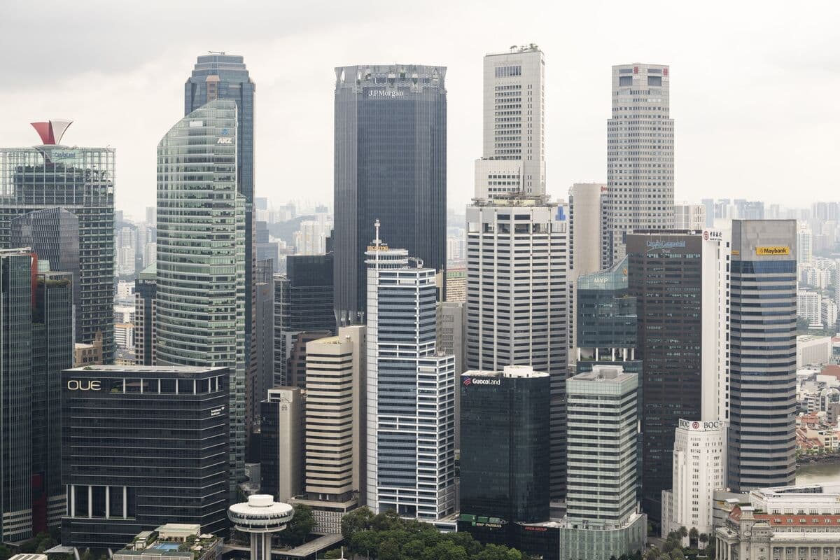 Apollo Makes First Hire for Singapore’s $1 Billion Private Fund
