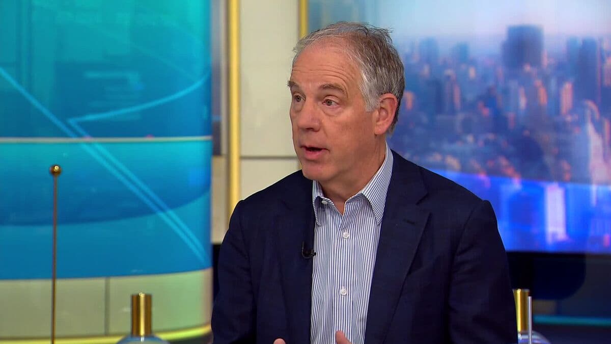 Apollo's Zelter Predicts Investment-Grade Debt Sales to Exceed US Treasuries