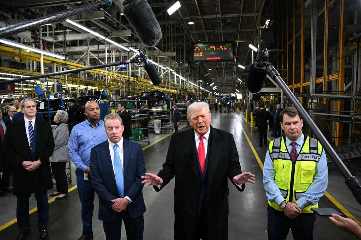 Ford Worker Who Heckled Trump Draws the Support of Auto Union