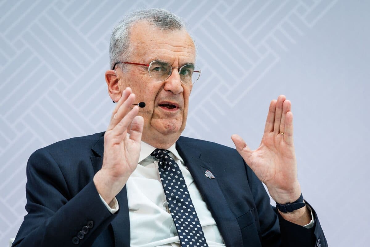 ECB’s Villeroy Urges Caution and Readiness on Rate Hikes