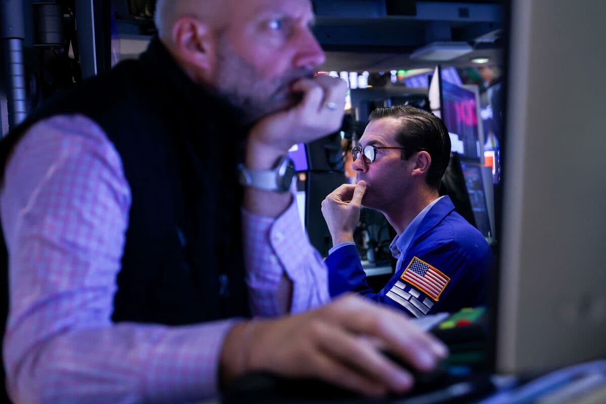 Stocks Rise Amid Hopes for US-Iran Agreement to Reopen Strait of Hormuz