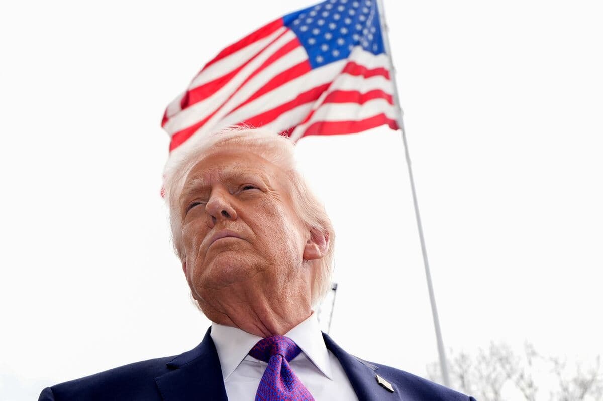 Trump Floats Delaying Xi Summit If No Help for Hormuz, FT Says