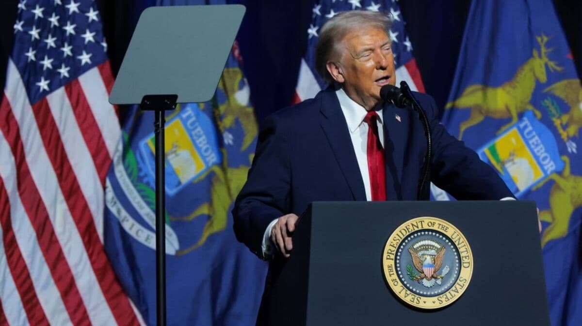 Trump Says Fed Chair Should Lower Rates on Good News