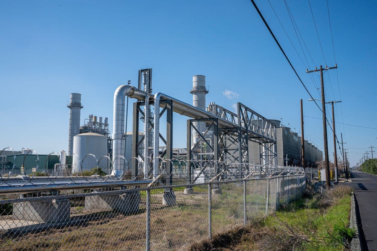 US Natural Gas Extends Losses on Warmer Outlook, Oil Price Drop