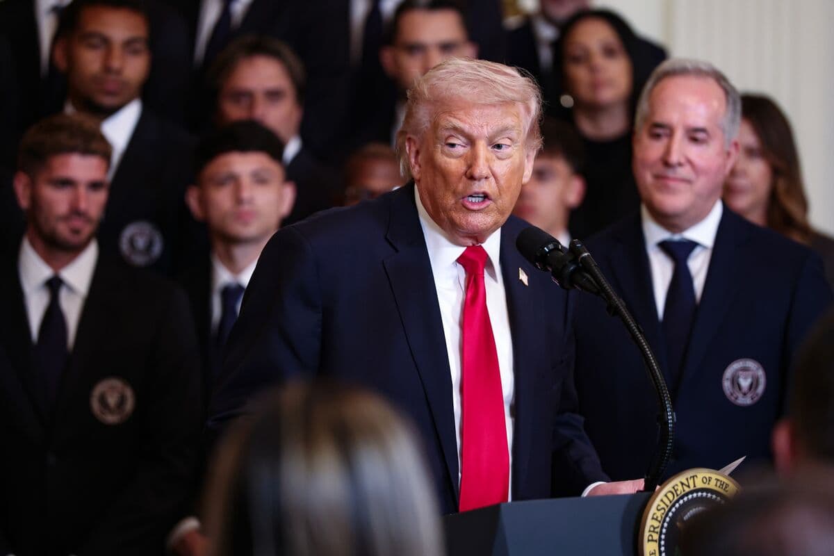 Trump Tries to Keep Business-as-Usual Approach Amid War Turmoil