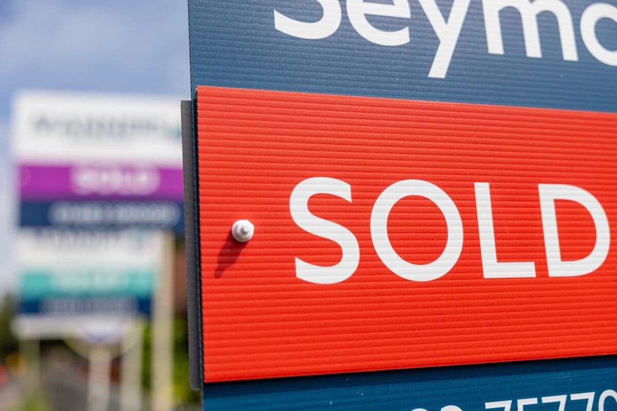 UK House Prices Decline as Rising Mortgage Costs Impact Buyers, Nationwide Reports