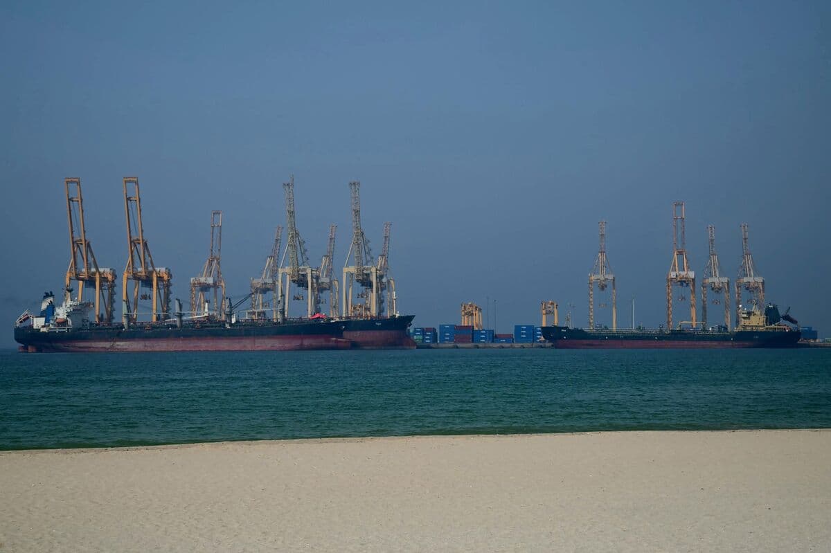 UAE to Double Trade With India, Signs Long-Term LNG Contact