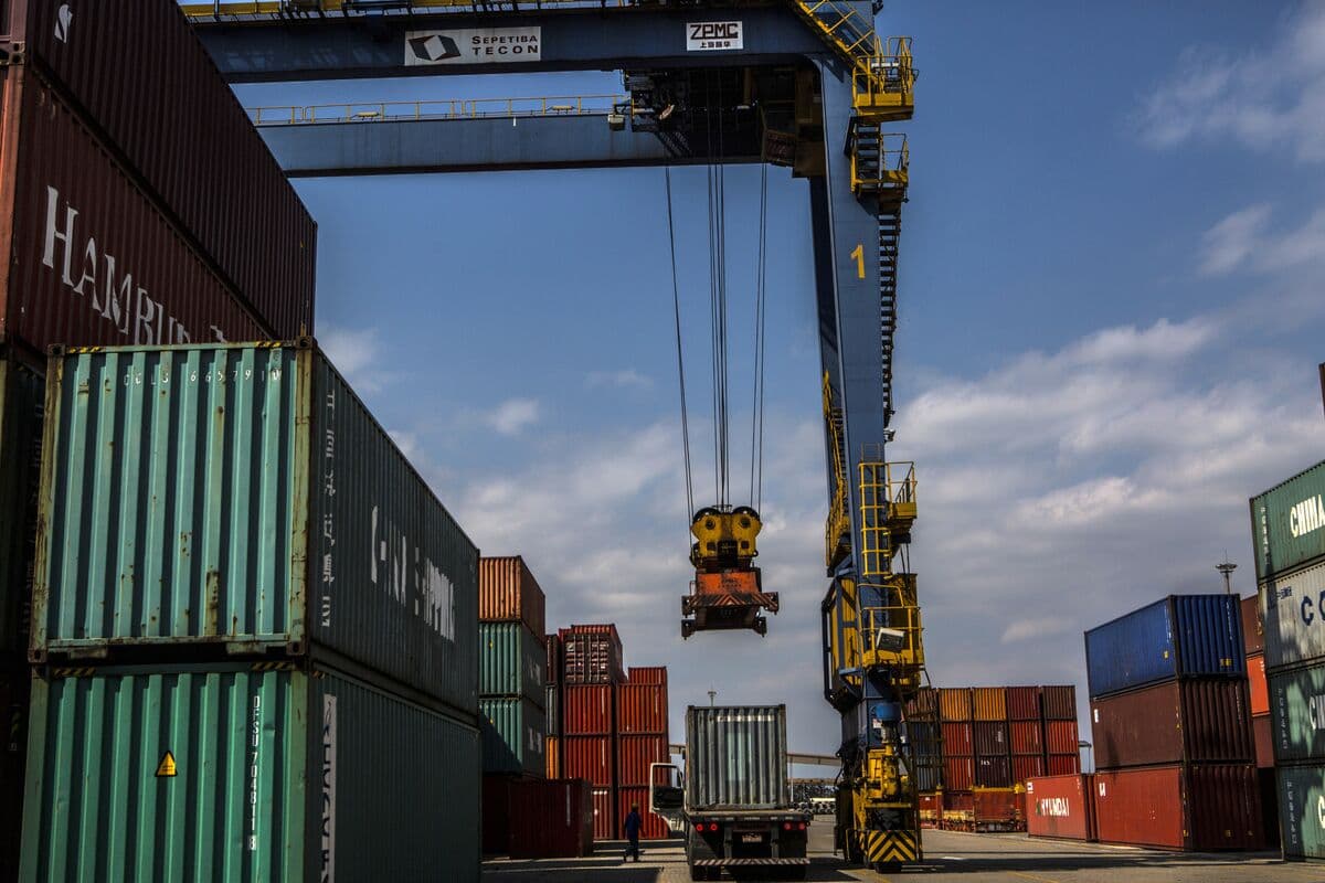 Brazilian Tycoon Steinbruch to Sell CSN Assets to Slash Debt