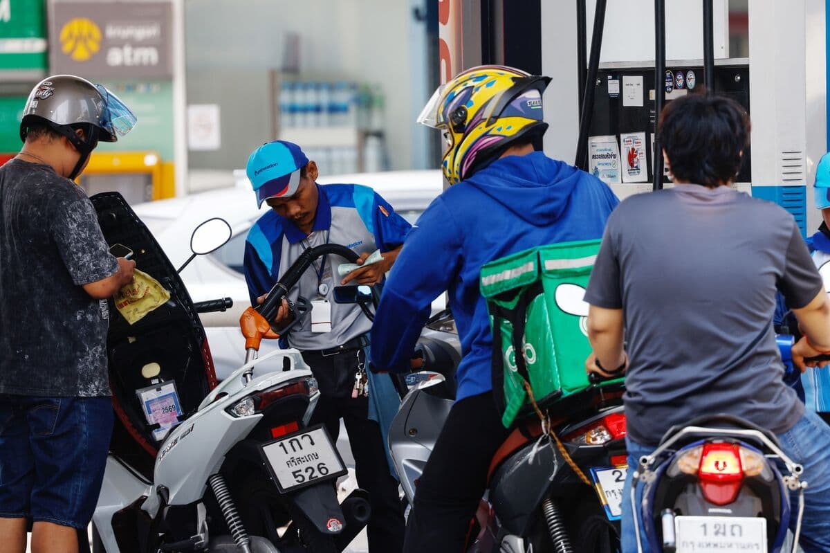 Thailand Holds Key Rate to Support Economy Amid Oil Shock